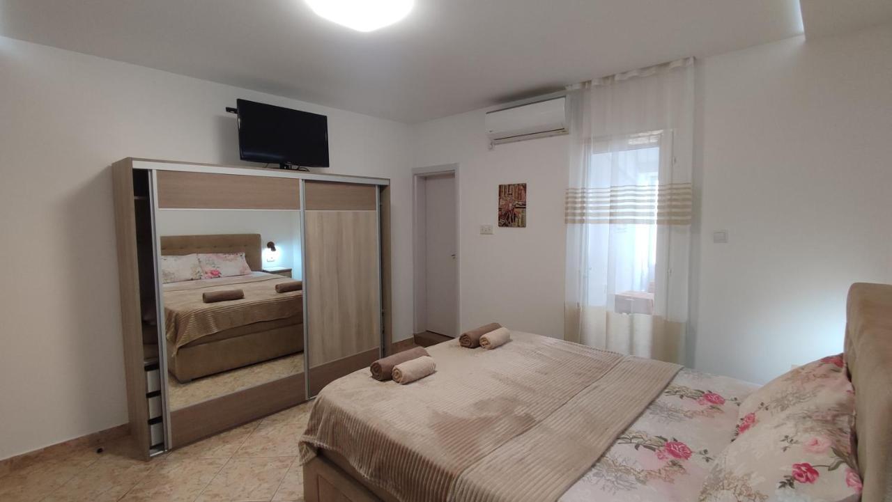 Apartments Familia ブドヴァ エクステリア 写真
